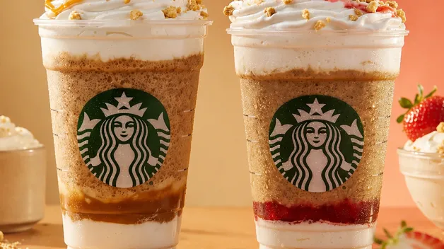 Bebidas Cheesecake fresa y arequipe en Starbucks